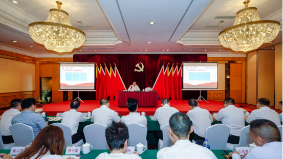 尊龙凯时集团任丁书记带头讲授“不忘初心、牢记使命”主题教育专题党课