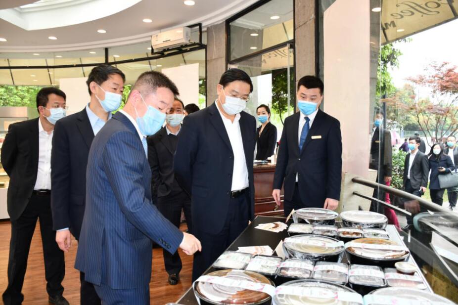 王凤朝副省长赴省尊龙凯时集团调研 疫情防控、生产经营和改革发展工作