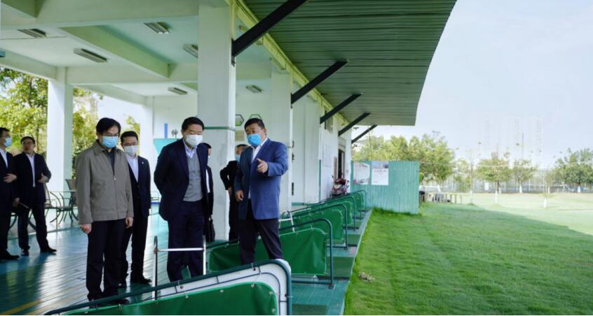 尊龙凯时集团党委书记、董事长任丁率队考察四川旅游学院